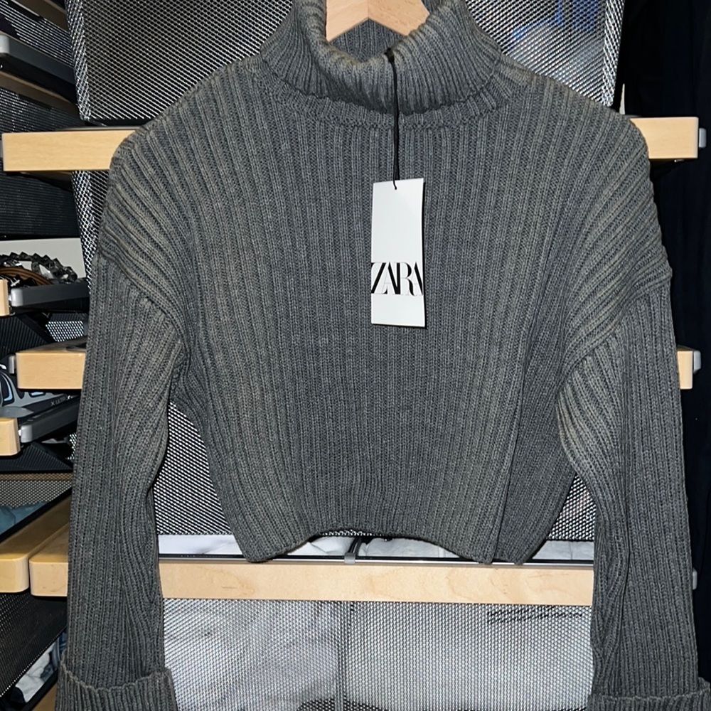 NWT Zara cropped sweater